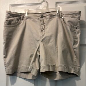 Bandolino Tan Bermudas Cotton-Blend Casual